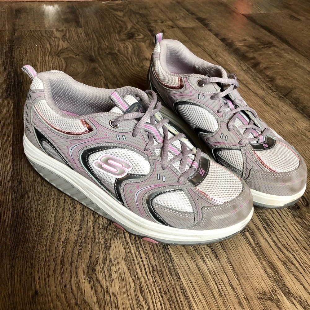 Sketchers Shape Ups -Women's sz 9.5